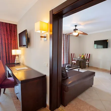 Majestic Elegance Punta Cana (Adults Only) Room photo Suite